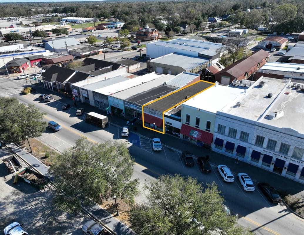 Downtown Metter - Rare Opportunity — Office in Metter, GA