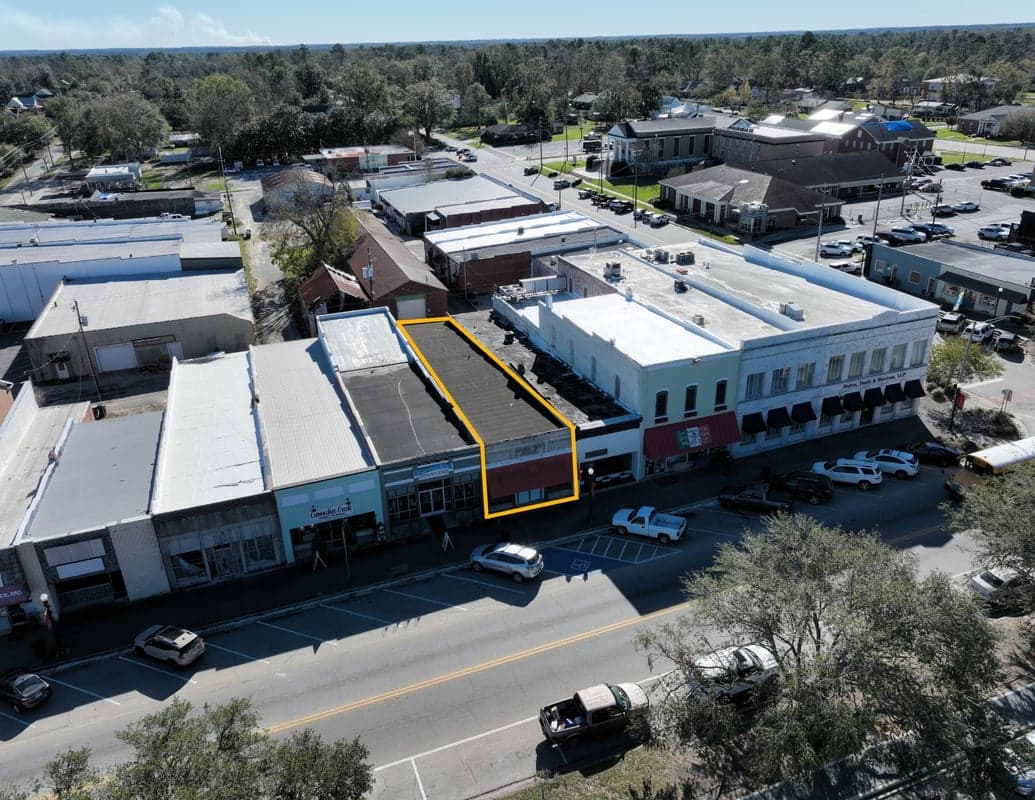 Downtown Metter - Rare Opportunity